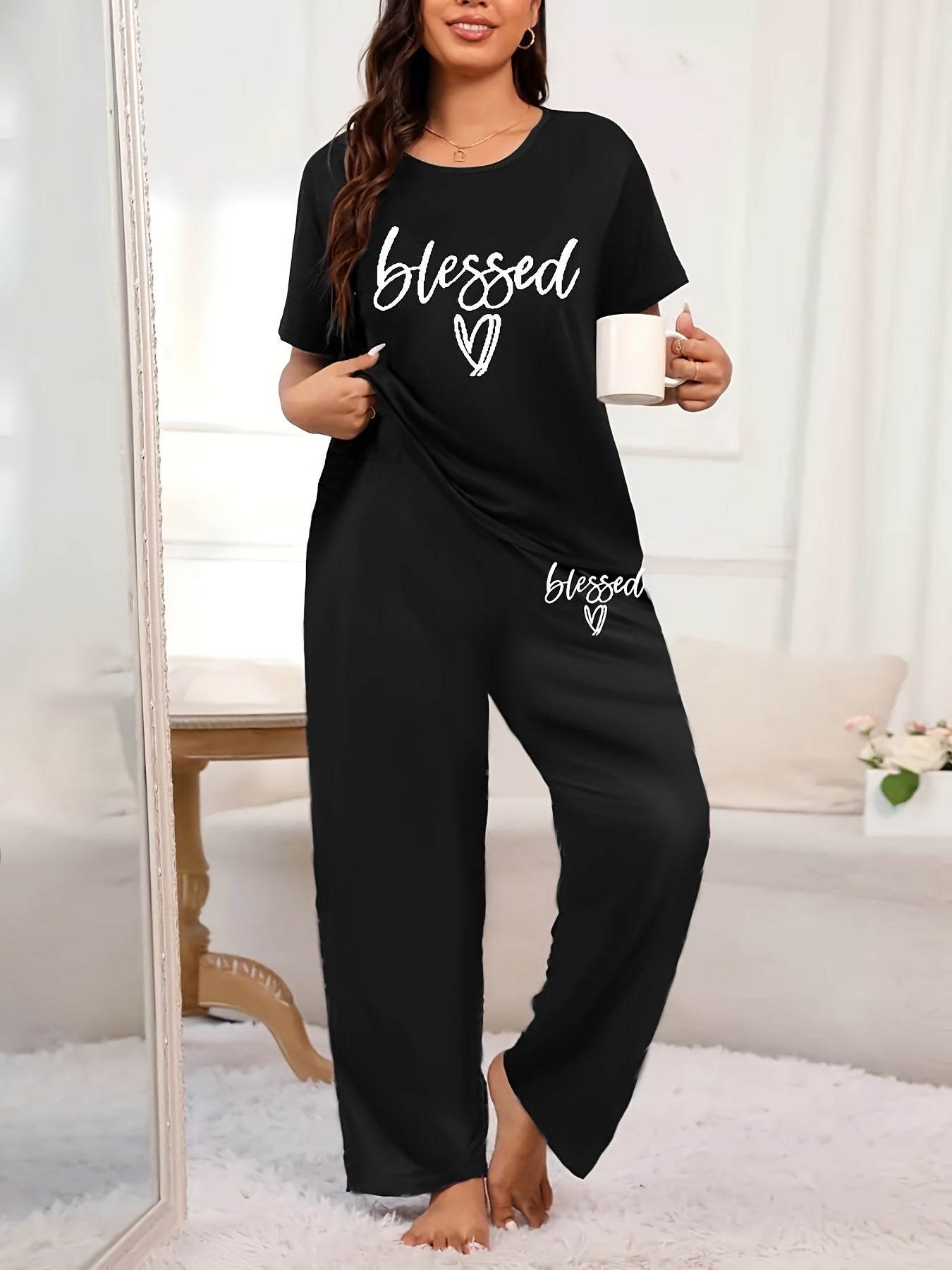 Women's Plus Casual Lounge Set, Plus Size Letter & Heart Print Short Sleeve Top & Pants Pajamas 2 Piece Set