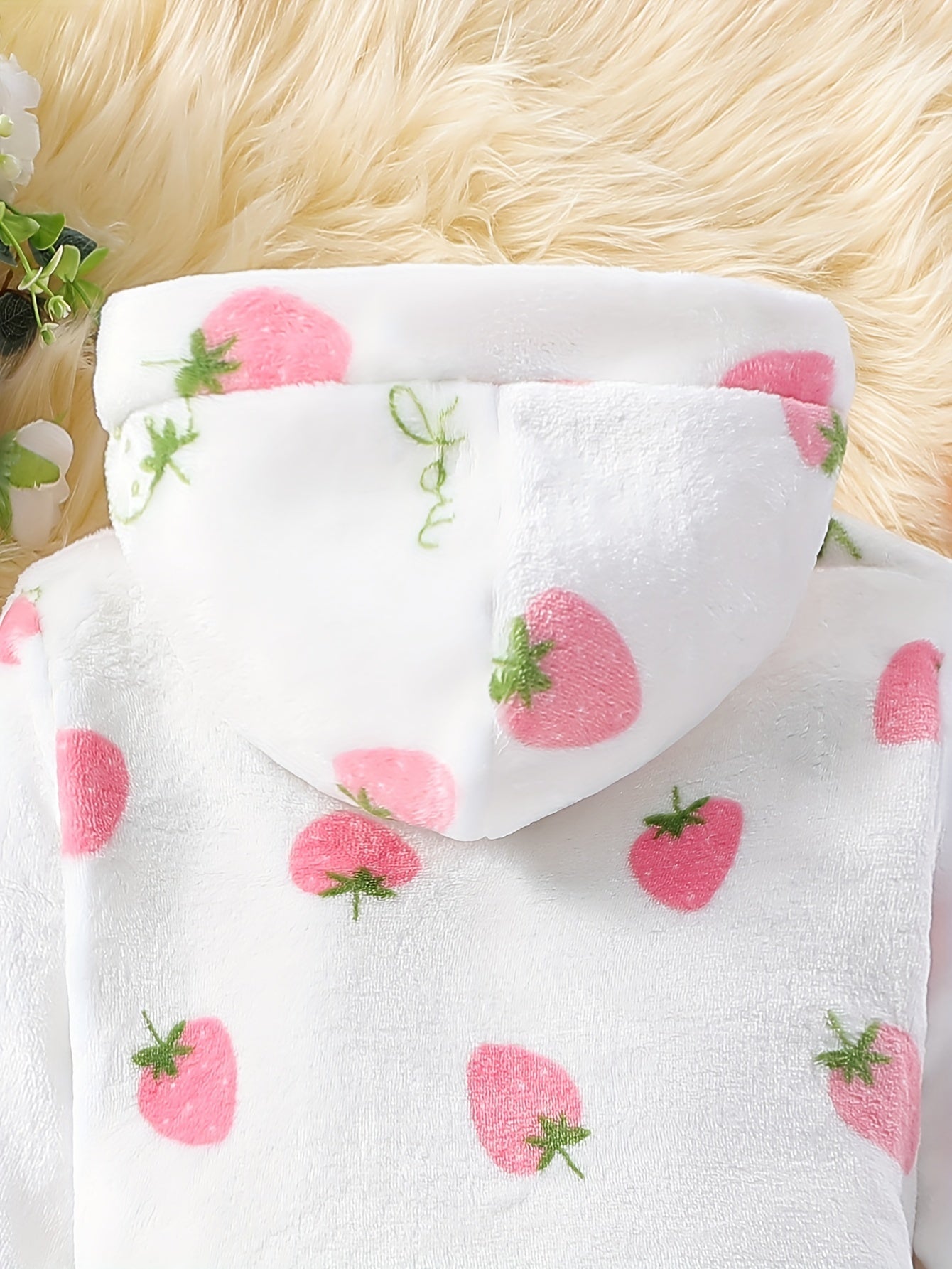 Girls Robe Soft Warm Hooded Bathrobe with Blet Strawberry Pattern for Gift