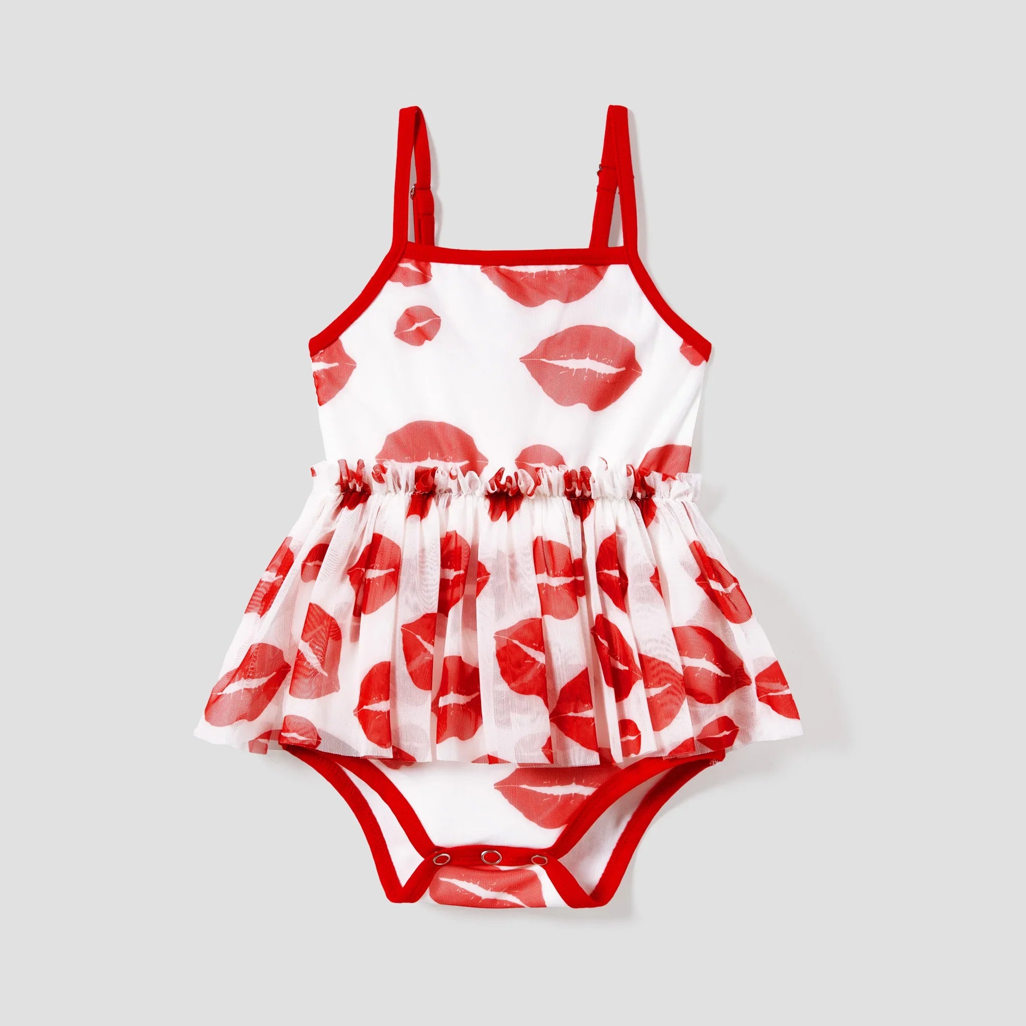 Family Matching Solid Color Raglan-Sleeve Tee and Red Lip Print Bodycon Ruched Drawstring Mesh Strap Dress Sets