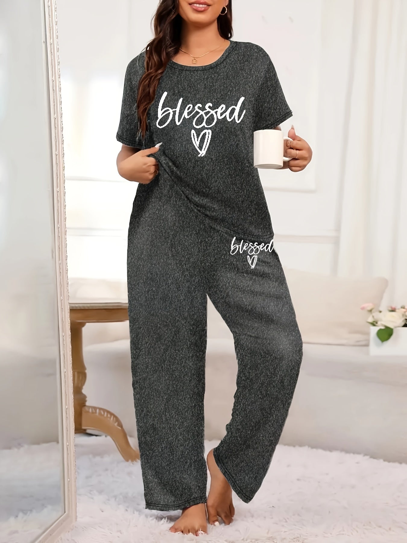 Women's Plus Casual Lounge Set, Plus Size Letter & Heart Print Short Sleeve Top & Pants Pajamas 2 Piece Set